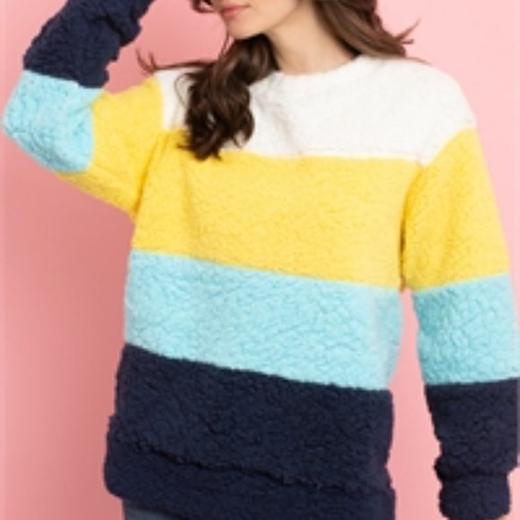 NWT Sherpa Sweatshirt - Picture 3 of 4